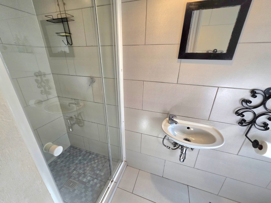 7 Bedroom Property for Sale in Clarens Free State